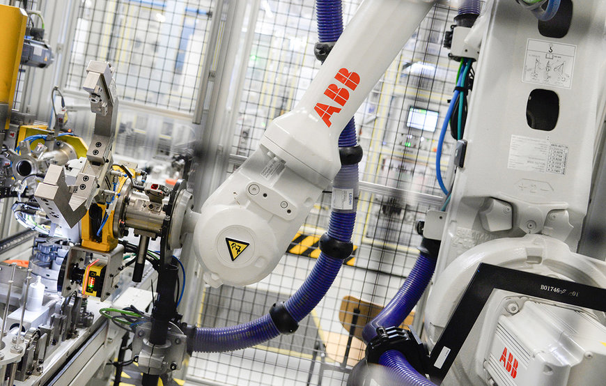 La robotique d'ABB au service du réseau d'usines de véhicules électriques du groupe Renault